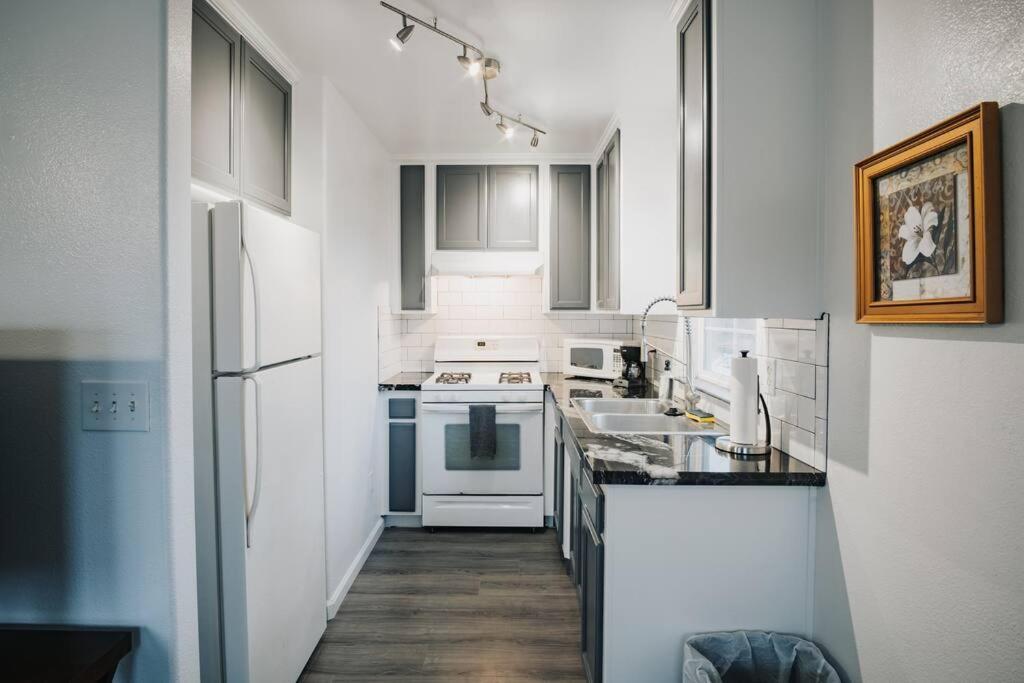 Gorgeous Upstairs Studio With Patio And Laundry Chico Εξωτερικό φωτογραφία