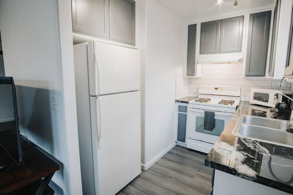 Gorgeous Upstairs Studio With Patio And Laundry Chico Εξωτερικό φωτογραφία