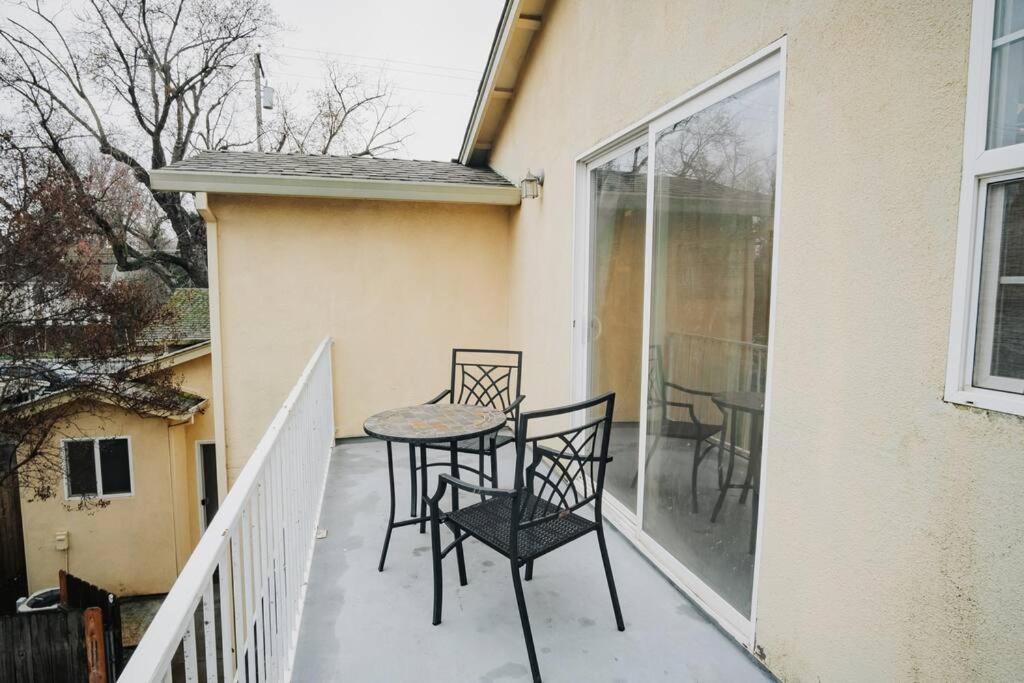Gorgeous Upstairs Studio With Patio And Laundry Chico Εξωτερικό φωτογραφία