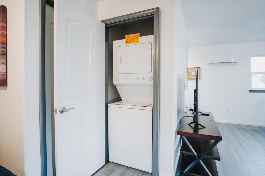 Gorgeous Upstairs Studio With Patio And Laundry Chico Εξωτερικό φωτογραφία