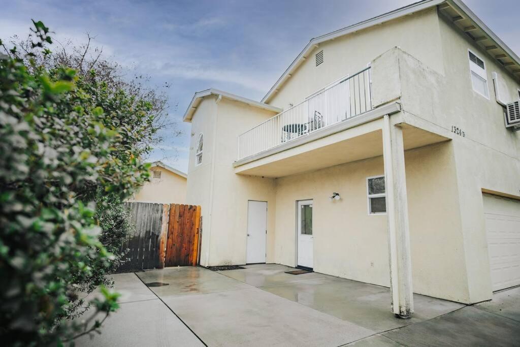 Gorgeous Upstairs Studio With Patio And Laundry Chico Εξωτερικό φωτογραφία